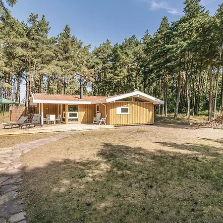 Awesome In Aakirkeby With Kitchen Prázdninový dům Vester Somarken